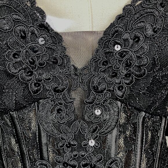 NEW Black & White Lace Plunge V-Neck Knee Length Cocktail Party Dress 1 NWT - Picture 6 of 12